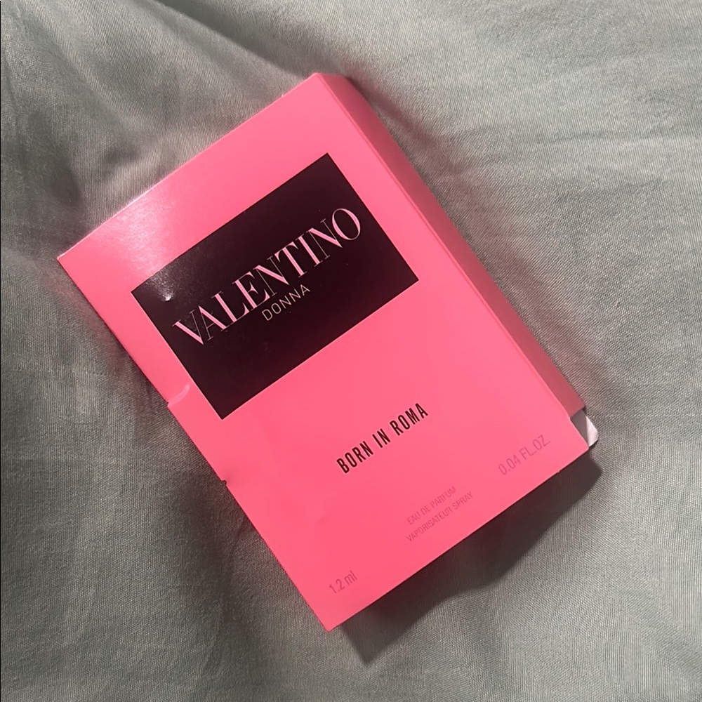4/$15 Valentino Donna Born in Roma sample